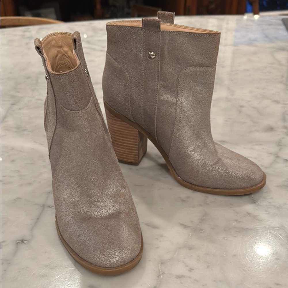 Nine West Hoffleno Grey Metallic Ankle Boots